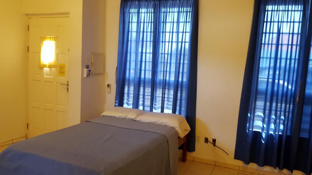 וילמסטאד Orange Rembrandt Studio Apartments מראה חיצוני תמונה